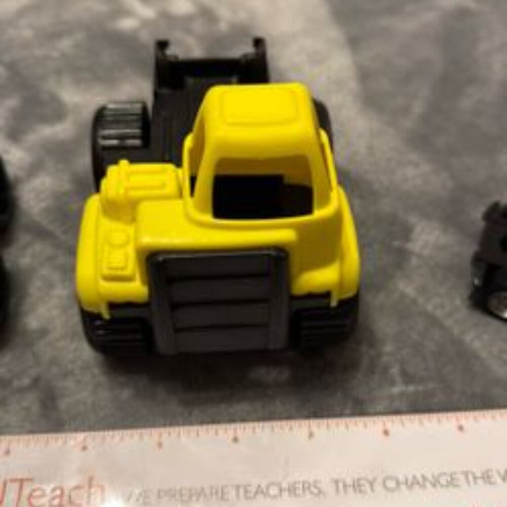 Three Toy Vehicles - Picture 6 of 7